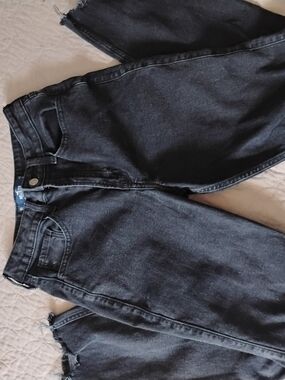 Hollister High-Rise Dark Black Straight Jeans with Raw Hem